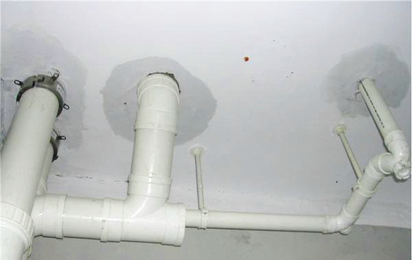 卫生间漏水必须砸瓷砖？我用这三种方法，多数漏水问题都能解决